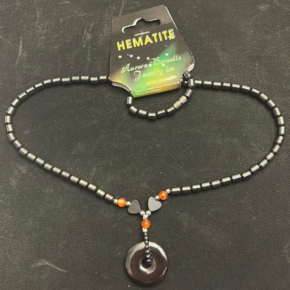 NWT Hematite necklace hearts